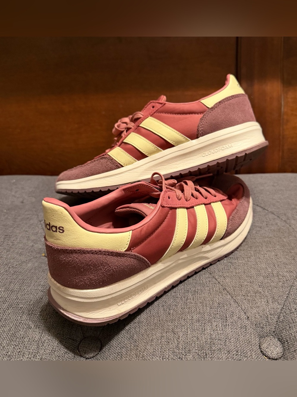 Adidas Run 70s 2.0 Retro Womens Size 10 Active Sport Gym Trainer Maroon/Yellow